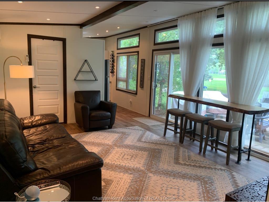 









981


COUNTY RD 2

Road, 707,
Lakeshore,




ON
N8L 1B4

