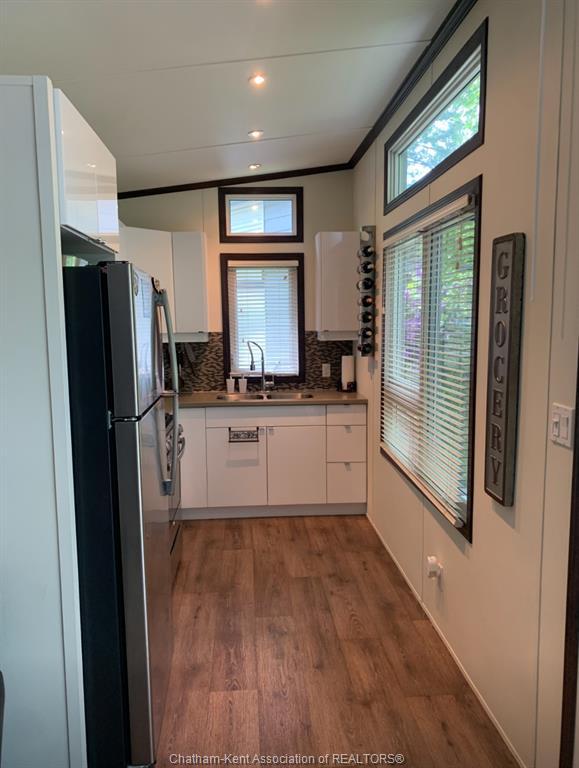 









981


COUNTY RD 2

Road, 707,
Lakeshore,




ON
N8L 1B4

