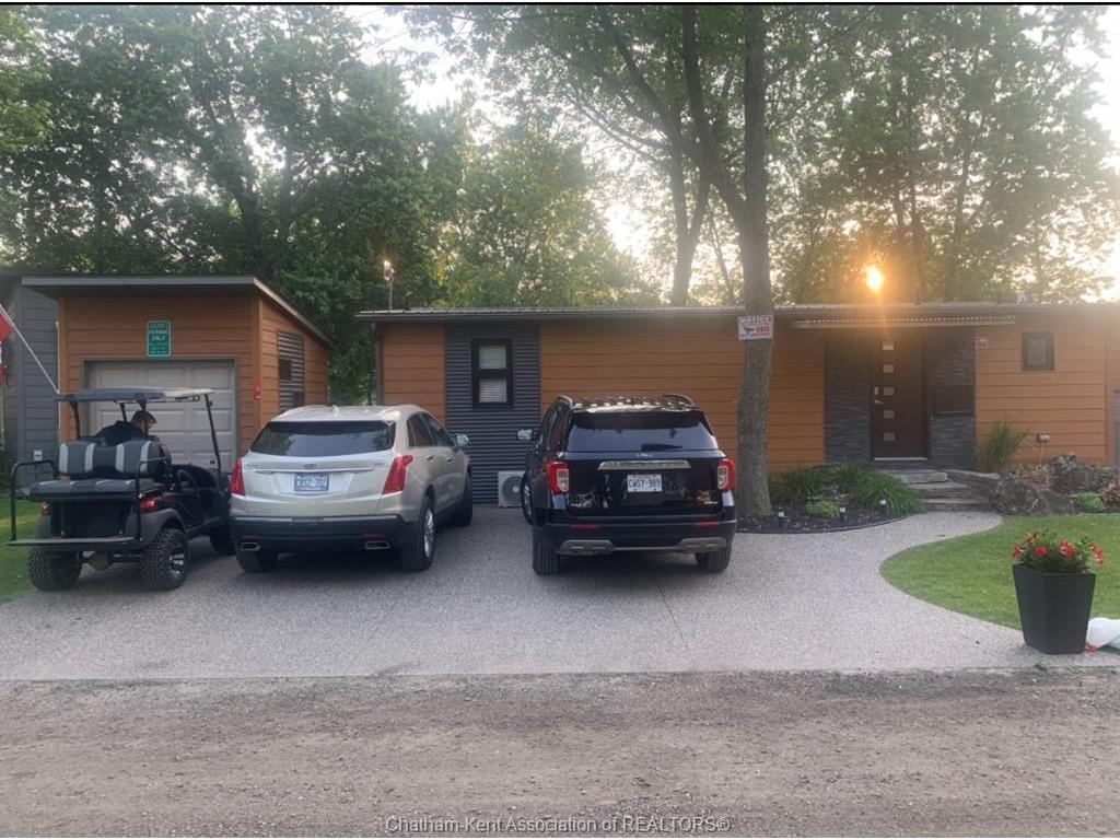 









981


COUNTY RD 2

Road, 707,
Lakeshore,




ON
N8L 1B4

