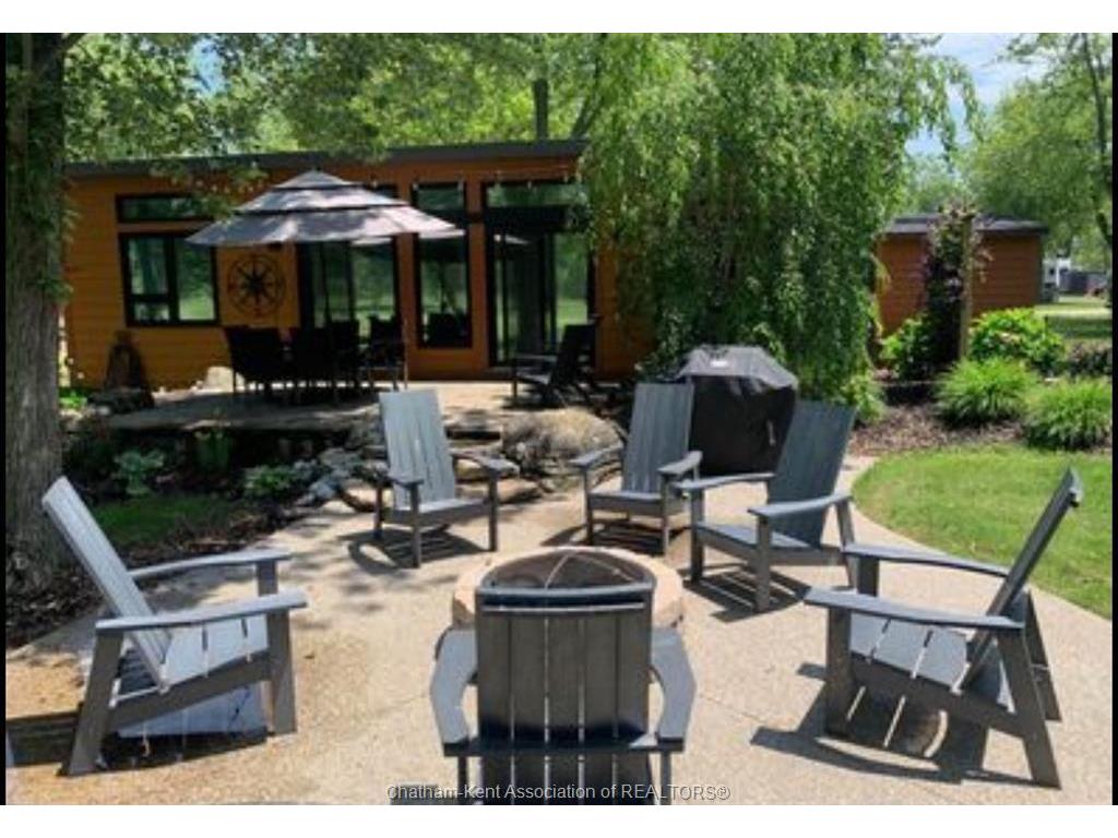 









981


COUNTY RD 2

Road, 707,
Lakeshore,




ON
N8L 1B4

