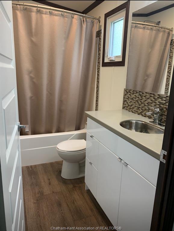 









981


COUNTY RD 2

Road, 707,
Lakeshore,




ON
N8L 1B4

