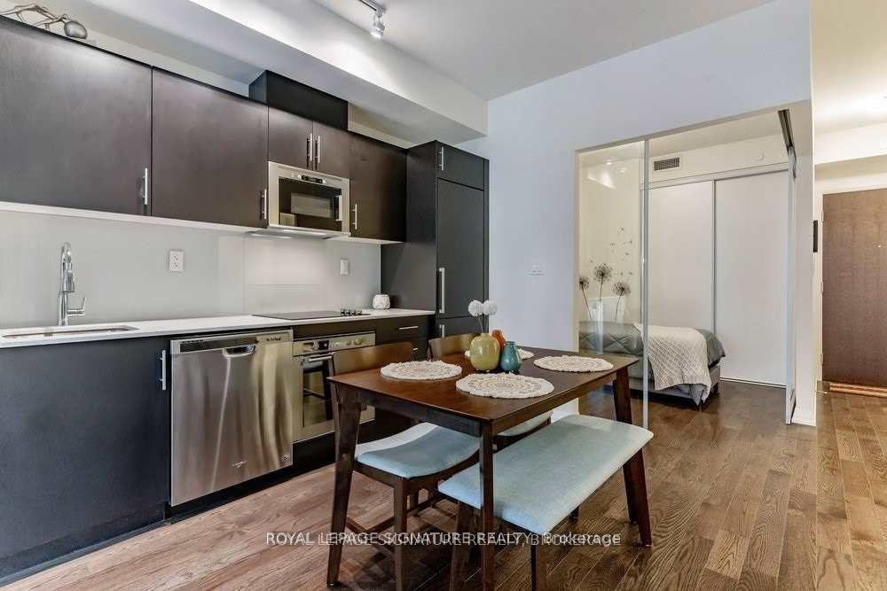 









460


Adelaide

Street East, 725,
Toronto,




ON
M5A 0E7

