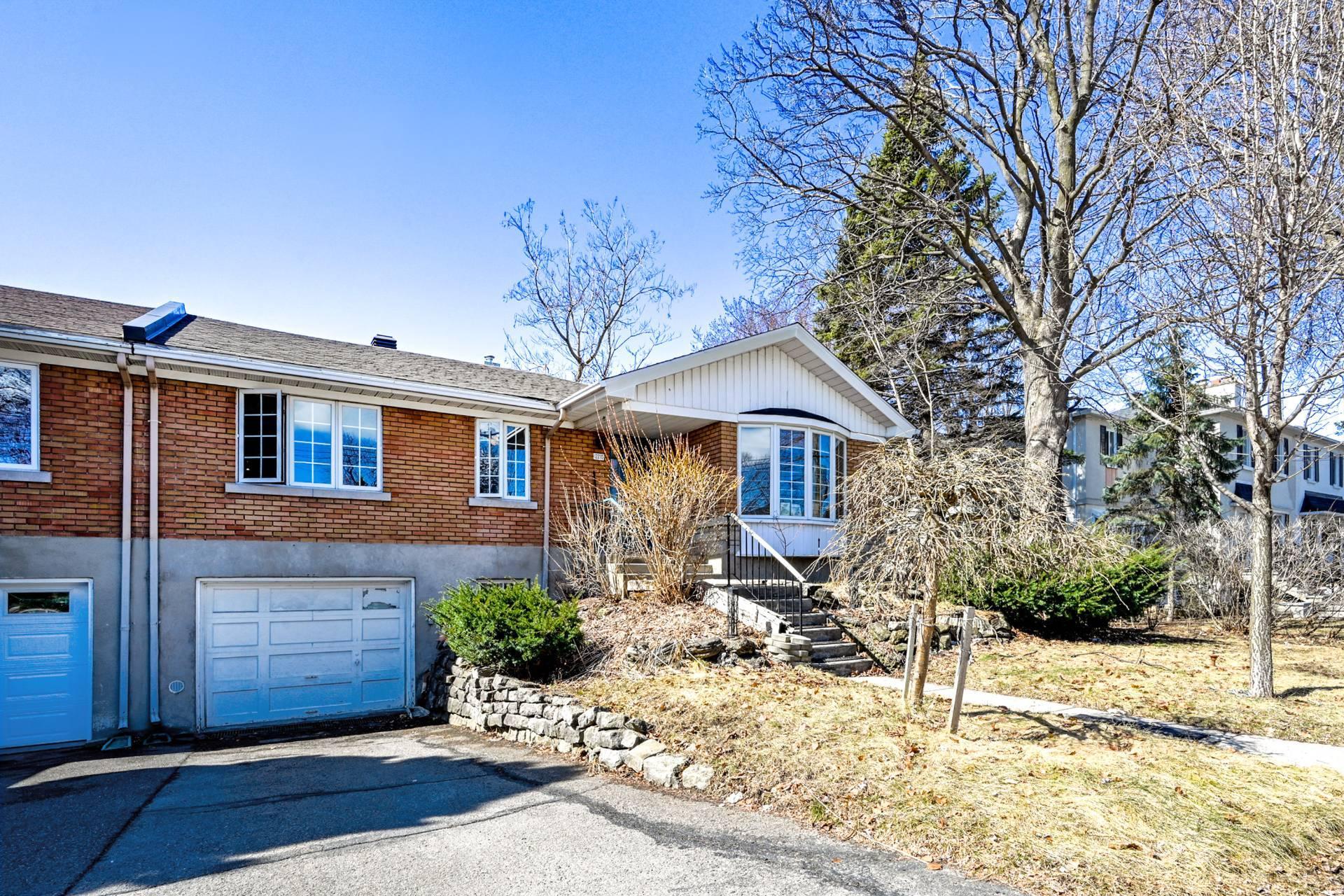 









12210


Rue Jasmin

,
Montréal (Ahuntsic-Cartierville),




QC
H4K1V8

