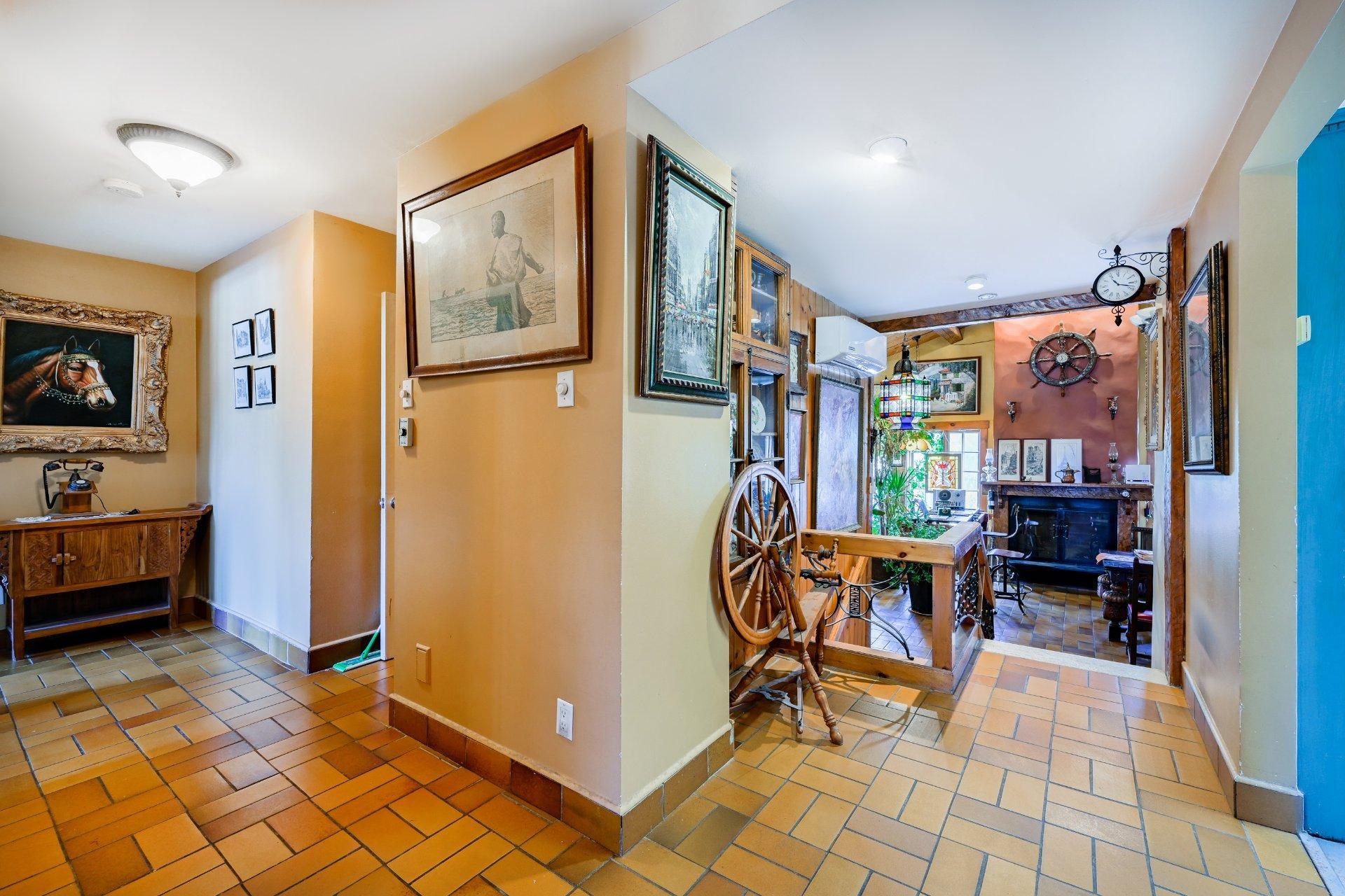 









12210


Rue Jasmin

,
Montréal (Ahuntsic-Cartierville),




QC
H4K1V8

