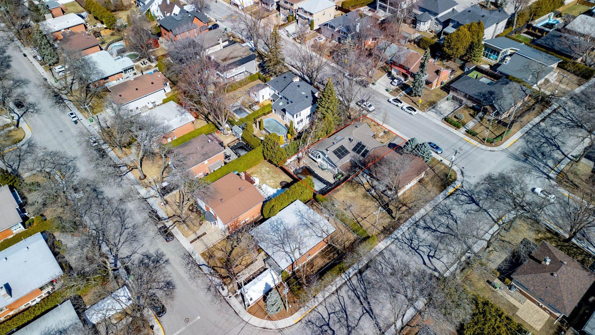 









12210


Rue Jasmin

,
Montréal (Ahuntsic-Cartierville),




QC
H4K1V8

