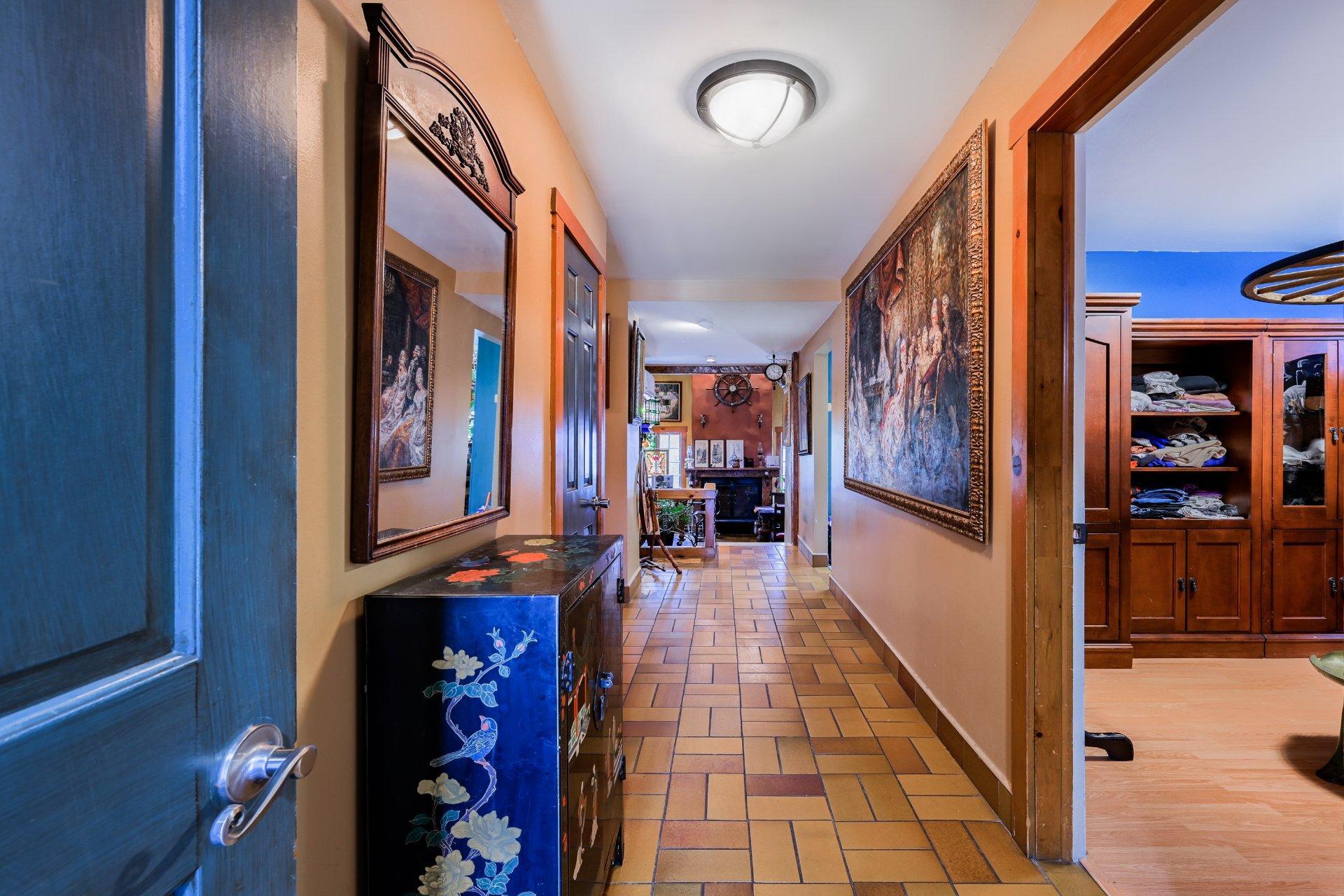









12210


Rue Jasmin

,
Montréal (Ahuntsic-Cartierville),




QC
H4K1V8

