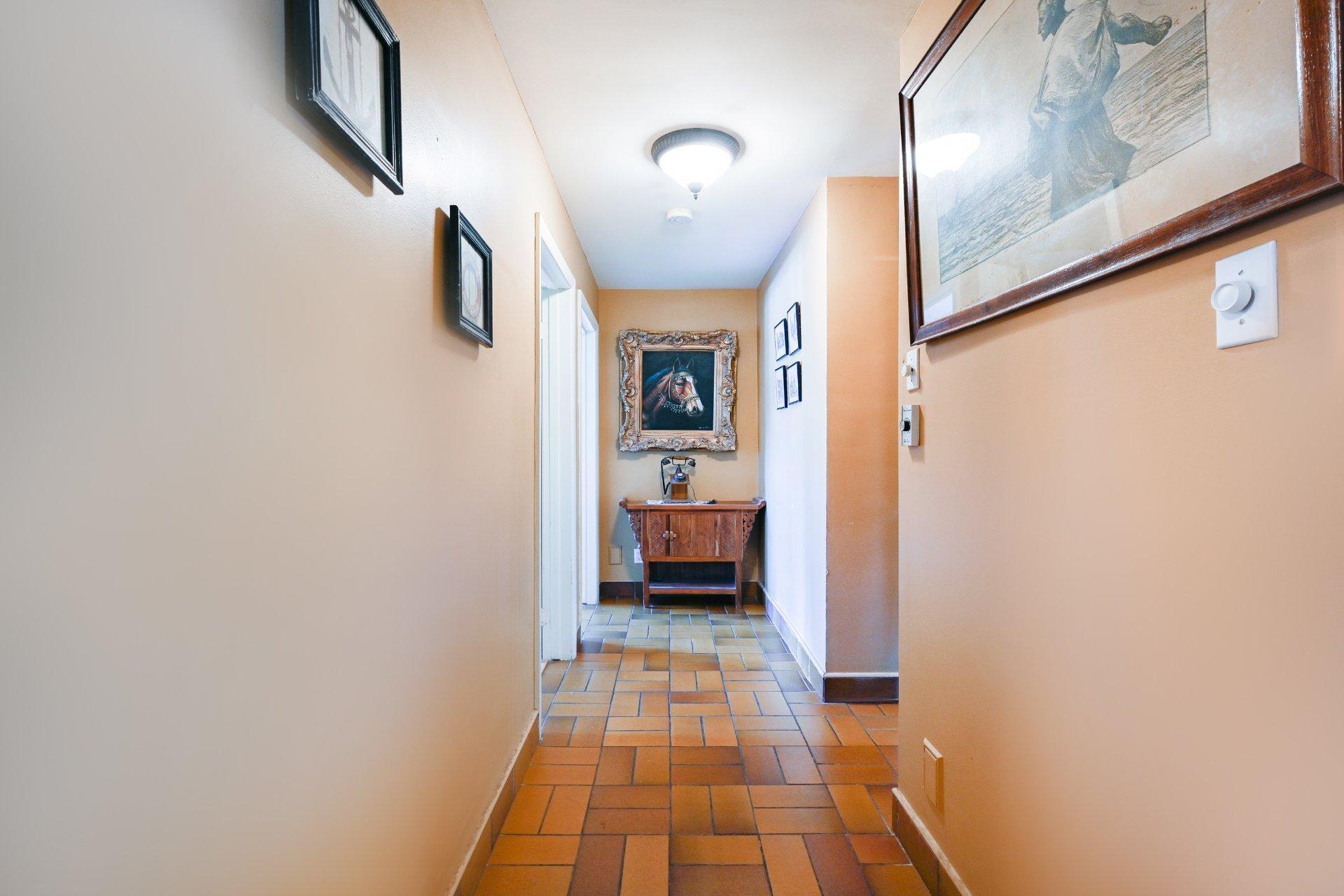









12210


Rue Jasmin

,
Montréal (Ahuntsic-Cartierville),




QC
H4K1V8

