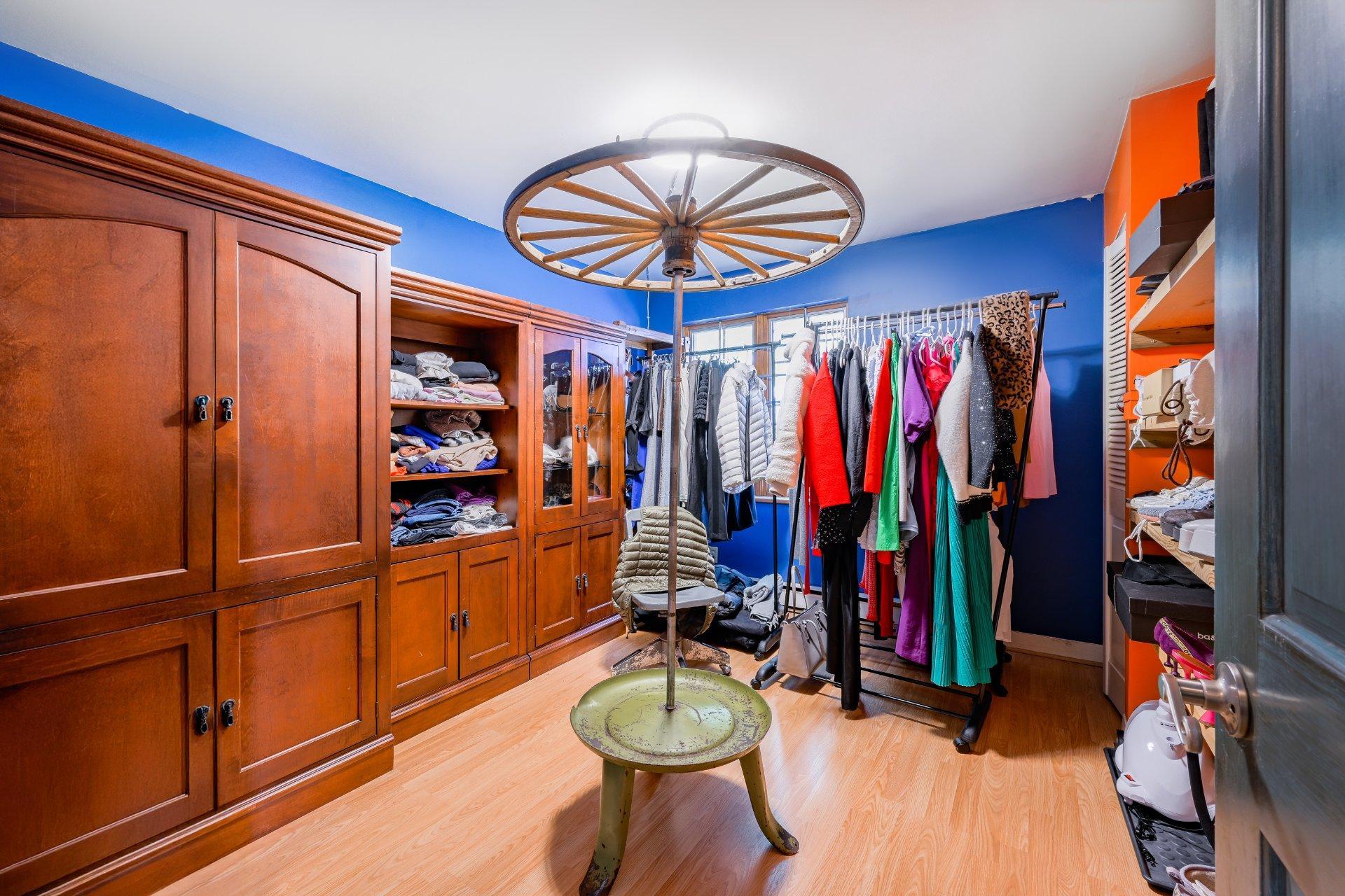 









12210


Rue Jasmin

,
Montréal (Ahuntsic-Cartierville),




QC
H4K1V8


