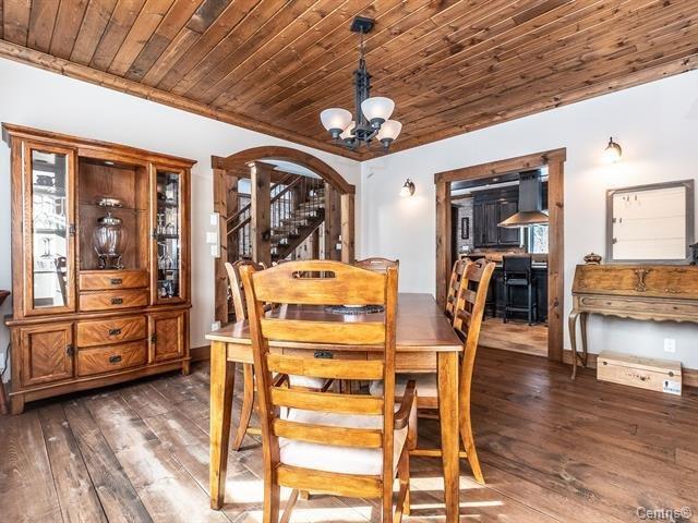 









991


Ch. de la Côte-St-Ambroise

,
Saint-Lin/Laurentides,




QC
J5M1H2

