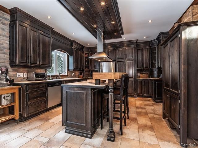 









991


Ch. de la Côte-St-Ambroise

,
Saint-Lin/Laurentides,




QC
J5M1H2


