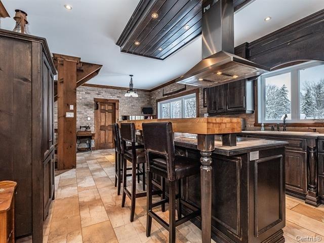









991


Ch. de la Côte-St-Ambroise

,
Saint-Lin/Laurentides,




QC
J5M1H2


