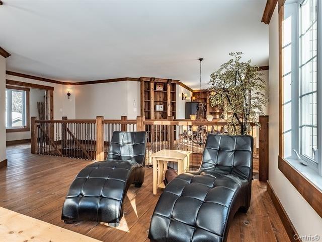 









991


Ch. de la Côte-St-Ambroise

,
Saint-Lin/Laurentides,




QC
J5M1H2

