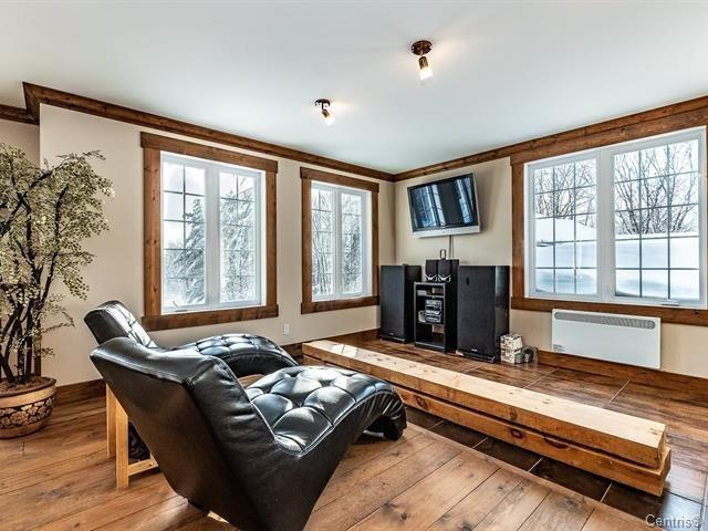 









991


Ch. de la Côte-St-Ambroise

,
Saint-Lin/Laurentides,




QC
J5M1H2

