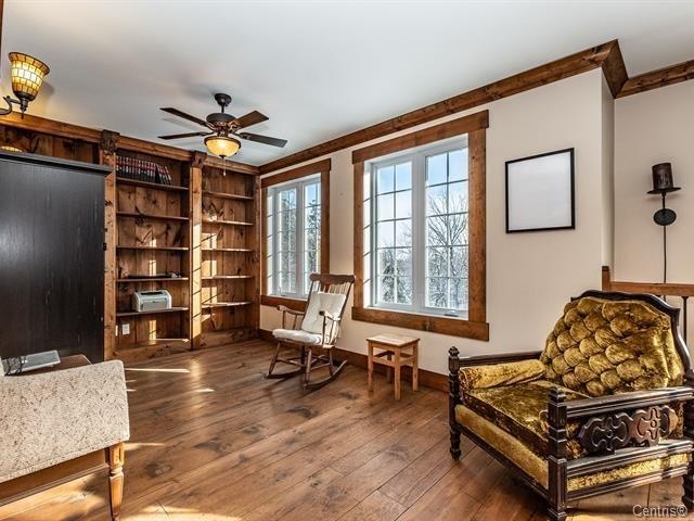 









991


Ch. de la Côte-St-Ambroise

,
Saint-Lin/Laurentides,




QC
J5M1H2

