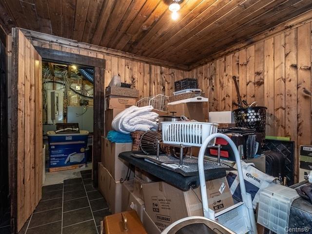 









991


Ch. de la Côte-St-Ambroise

,
Saint-Lin/Laurentides,




QC
J5M1H2

