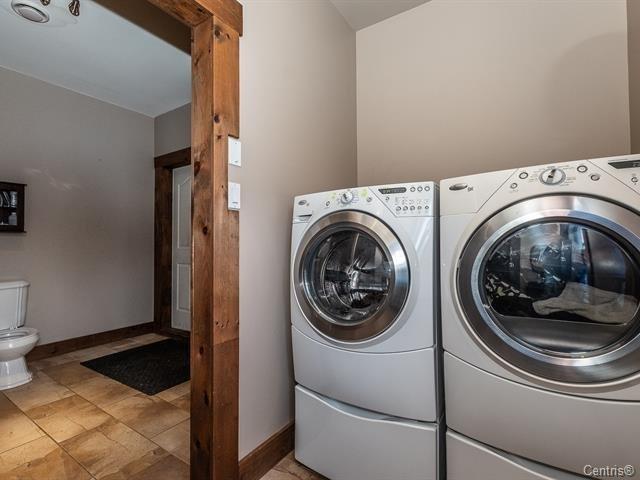 









991


Ch. de la Côte-St-Ambroise

,
Saint-Lin/Laurentides,




QC
J5M1H2

