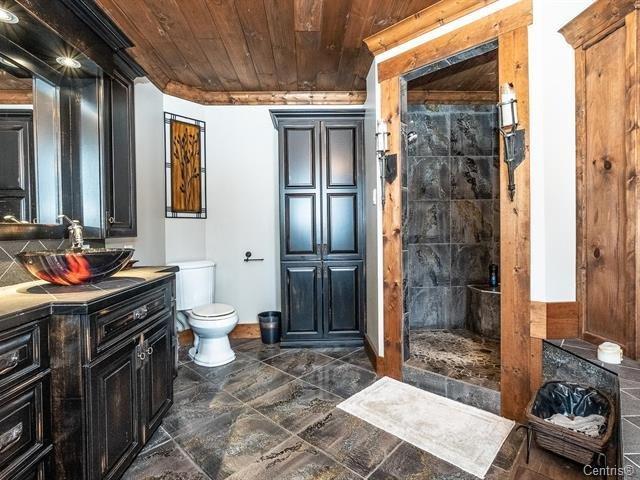 









991


Ch. de la Côte-St-Ambroise

,
Saint-Lin/Laurentides,




QC
J5M1H2

