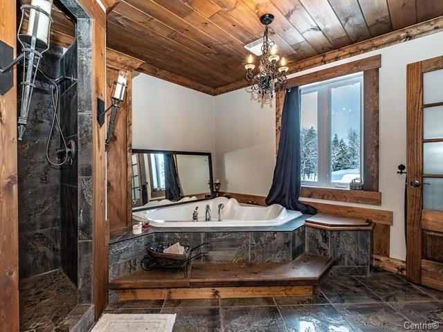 









991


Ch. de la Côte-St-Ambroise

,
Saint-Lin/Laurentides,




QC
J5M1H2

