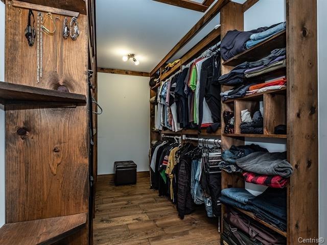 









991


Ch. de la Côte-St-Ambroise

,
Saint-Lin/Laurentides,




QC
J5M1H2

