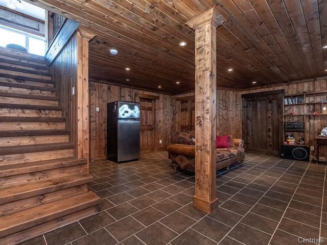 









991


Ch. de la Côte-St-Ambroise

,
Saint-Lin/Laurentides,




QC
J5M1H2

