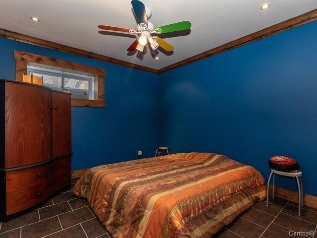 









991


Ch. de la Côte-St-Ambroise

,
Saint-Lin/Laurentides,




QC
J5M1H2

