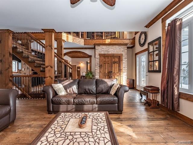 









991


Ch. de la Côte-St-Ambroise

,
Saint-Lin/Laurentides,




QC
J5M1H2

