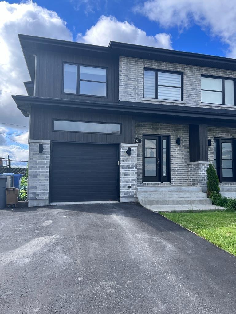 









101


Rue André-Mathieu

,
Vaudreuil-Dorion,




QC
J7V0C6

