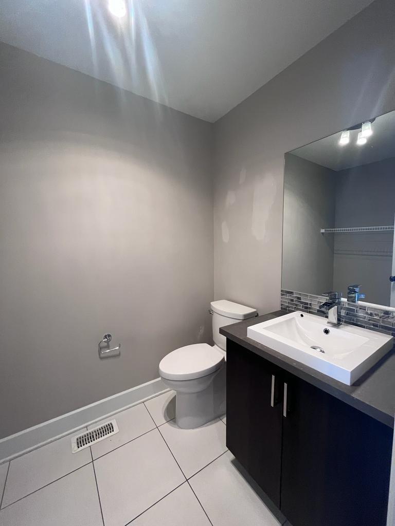 









101


Rue André-Mathieu

,
Vaudreuil-Dorion,




QC
J7V0C6

