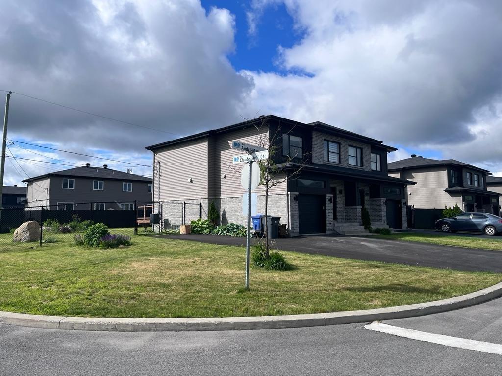 









101


Rue André-Mathieu

,
Vaudreuil-Dorion,




QC
J7V0C6

