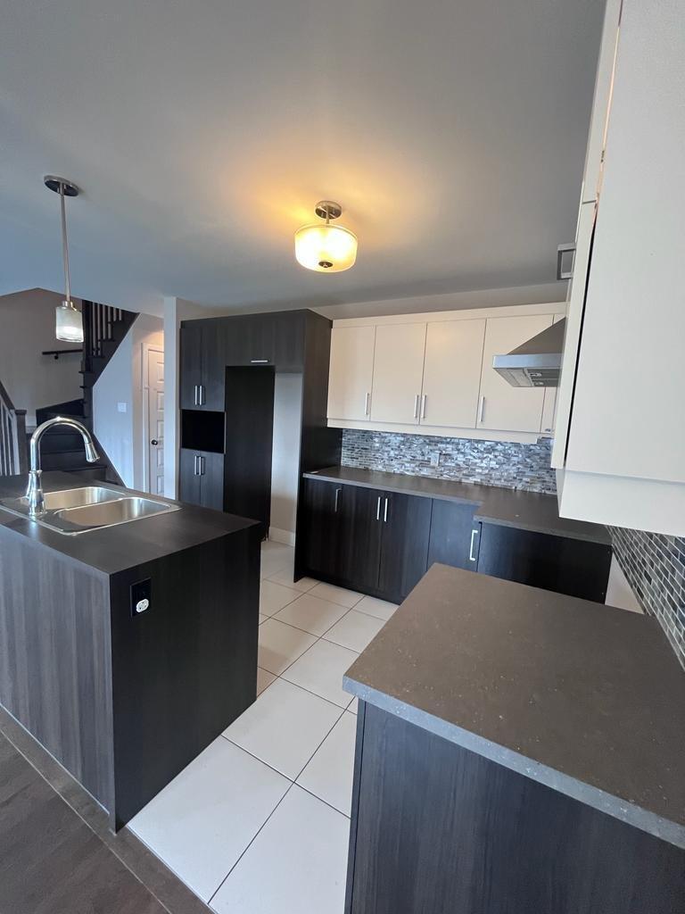 









101


Rue André-Mathieu

,
Vaudreuil-Dorion,




QC
J7V0C6

