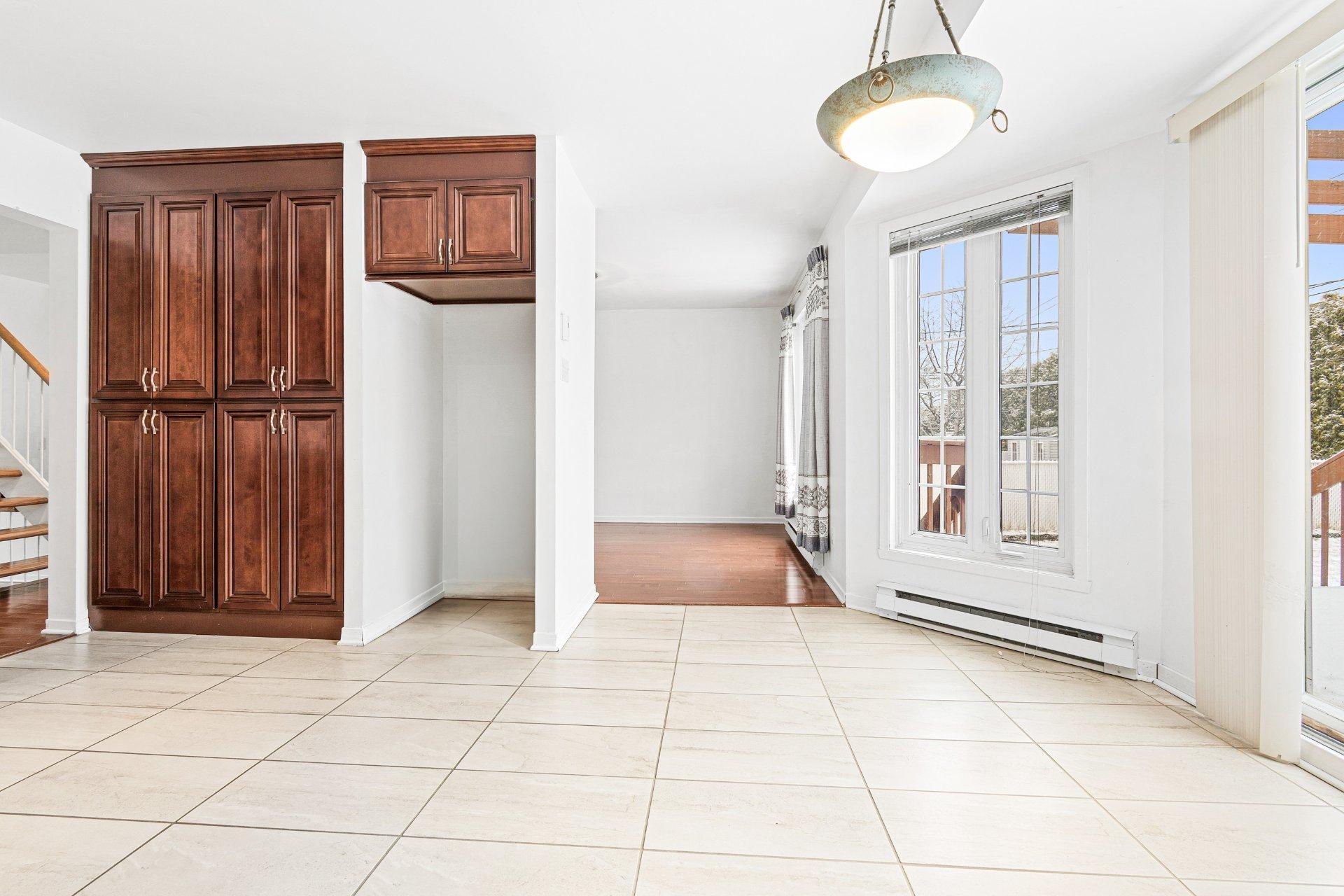 









18113


Rue Rousson

,
Montréal (Pierrefonds-Roxboro),




QC
H9K1J6


