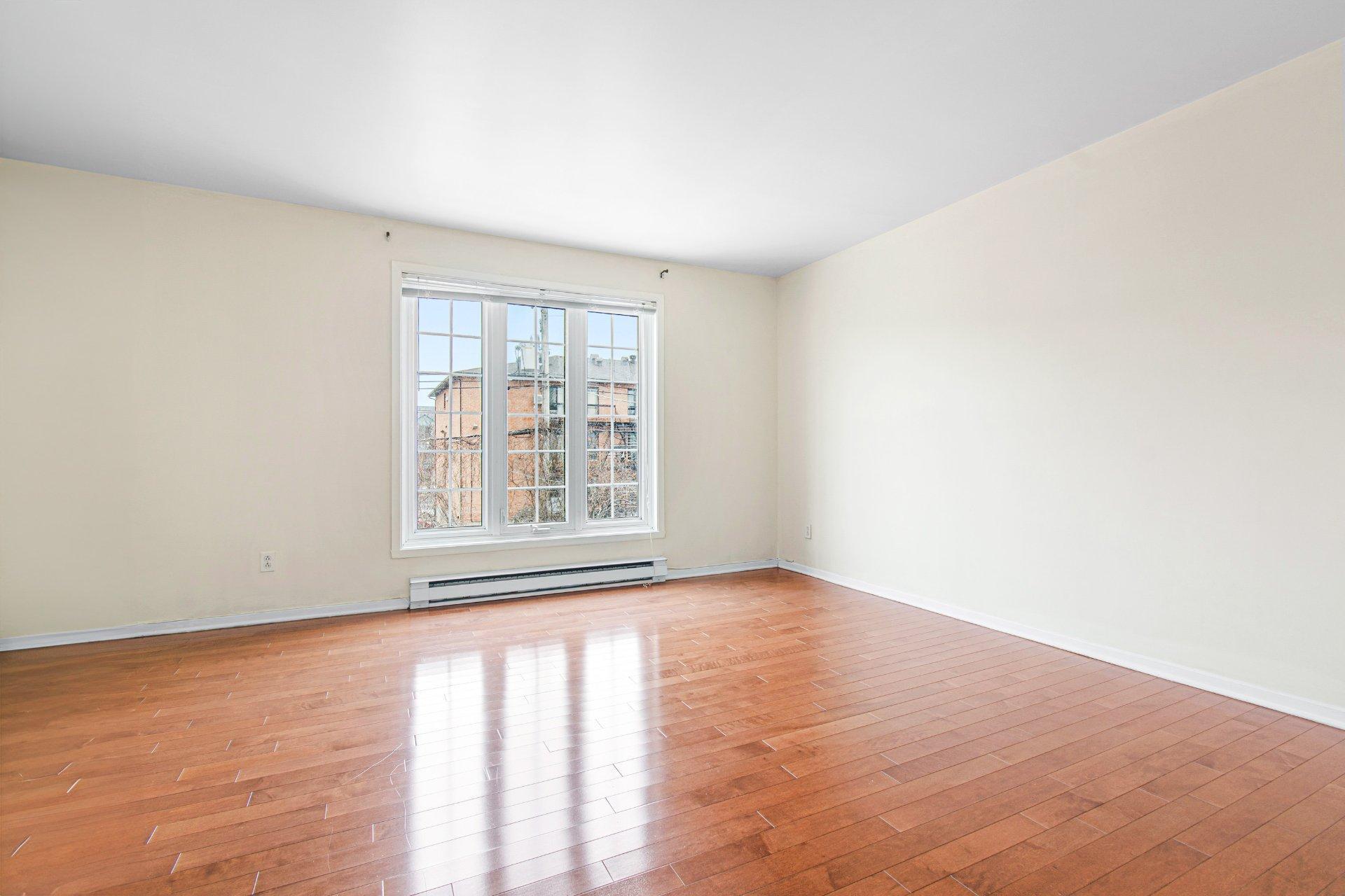 









18113


Rue Rousson

,
Montréal (Pierrefonds-Roxboro),




QC
H9K1J6

