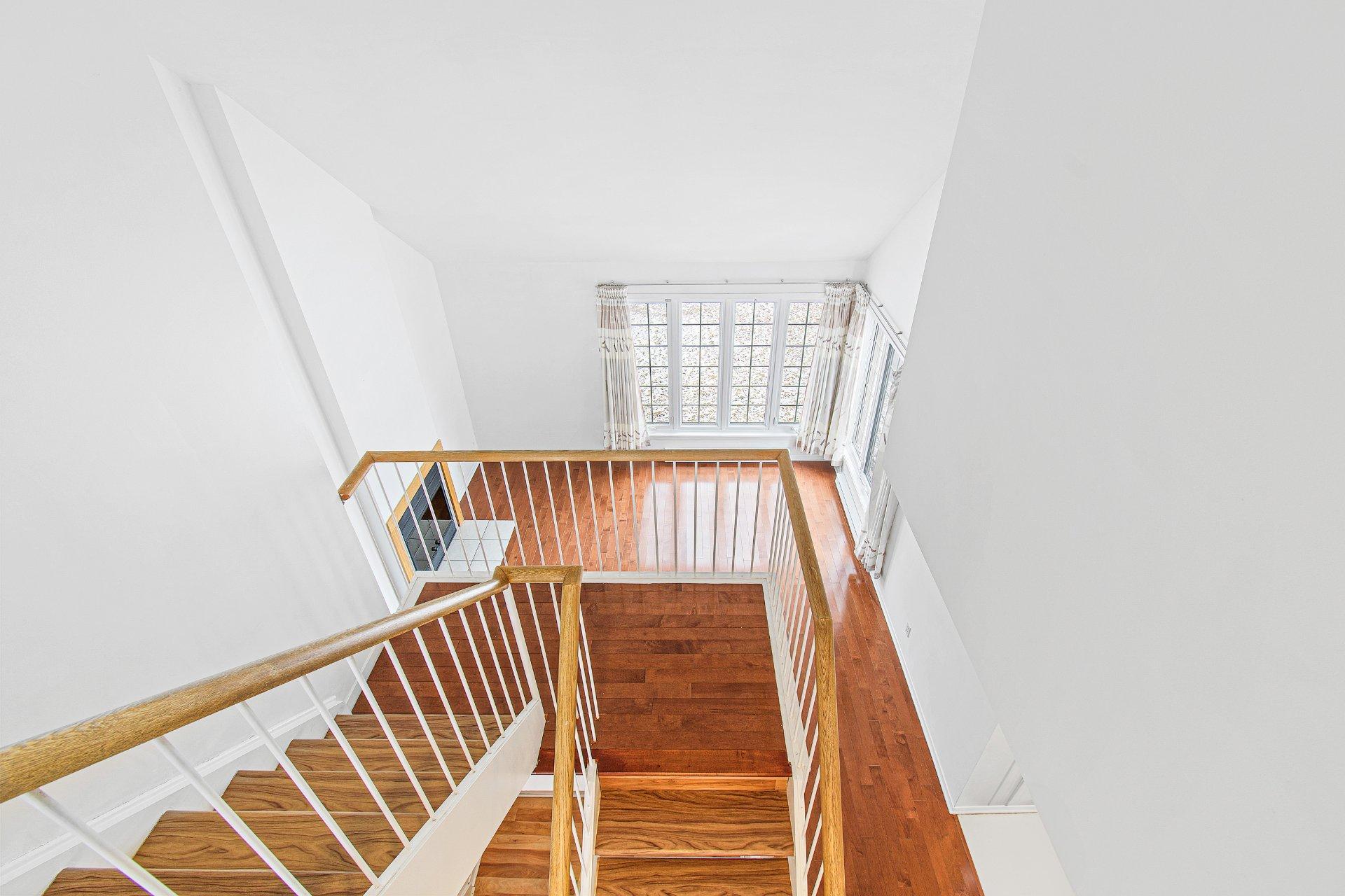 









18113


Rue Rousson

,
Montréal (Pierrefonds-Roxboro),




QC
H9K1J6

