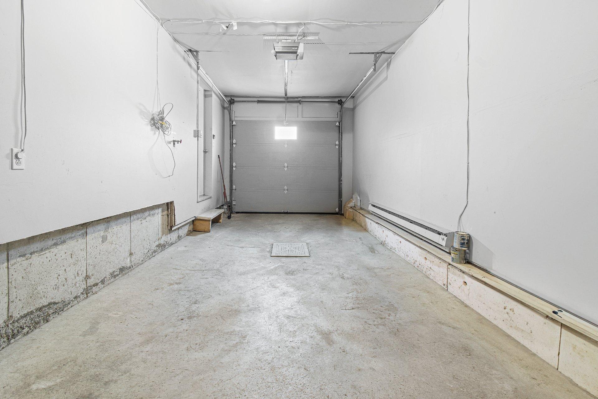 









18113


Rue Rousson

,
Montréal (Pierrefonds-Roxboro),




QC
H9K1J6


