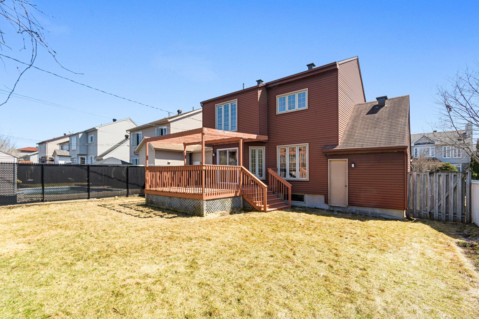 









18113


Rue Rousson

,
Montréal (Pierrefonds-Roxboro),




QC
H9K1J6

