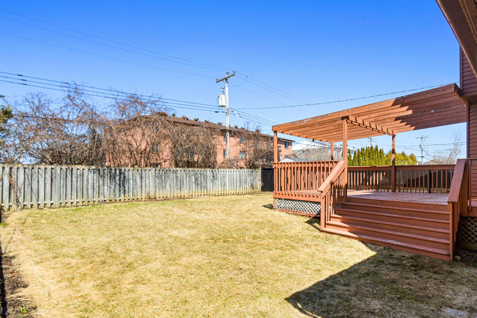 









18113


Rue Rousson

,
Montréal (Pierrefonds-Roxboro),




QC
H9K1J6

