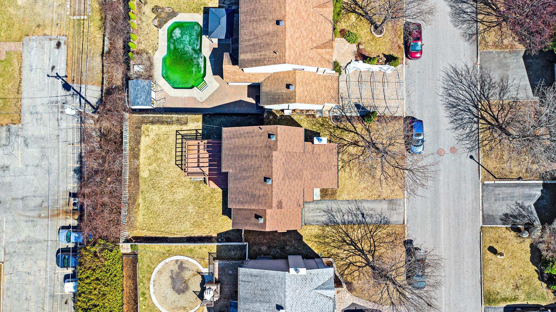 









18113


Rue Rousson

,
Montréal (Pierrefonds-Roxboro),




QC
H9K1J6

