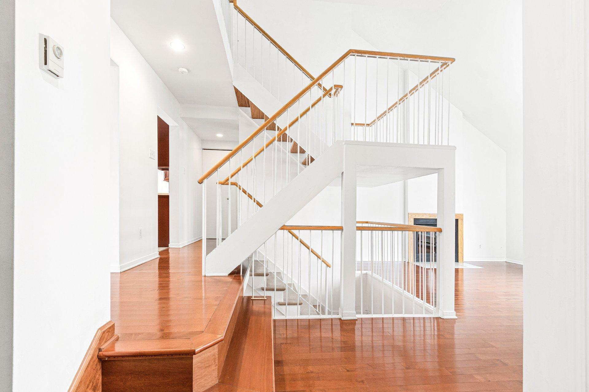 









18113


Rue Rousson

,
Montréal (Pierrefonds-Roxboro),




QC
H9K1J6

