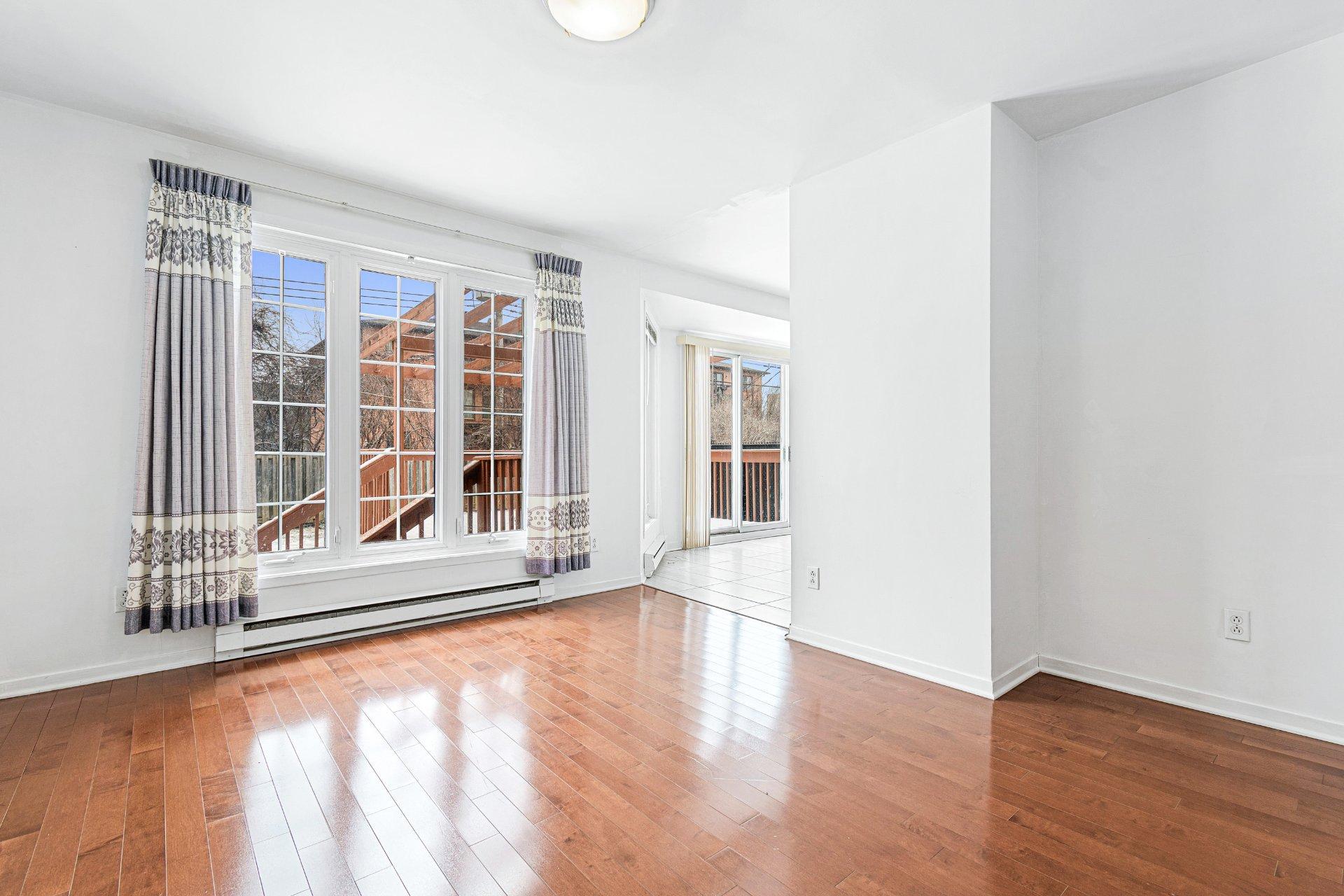 









18113


Rue Rousson

,
Montréal (Pierrefonds-Roxboro),




QC
H9K1J6

