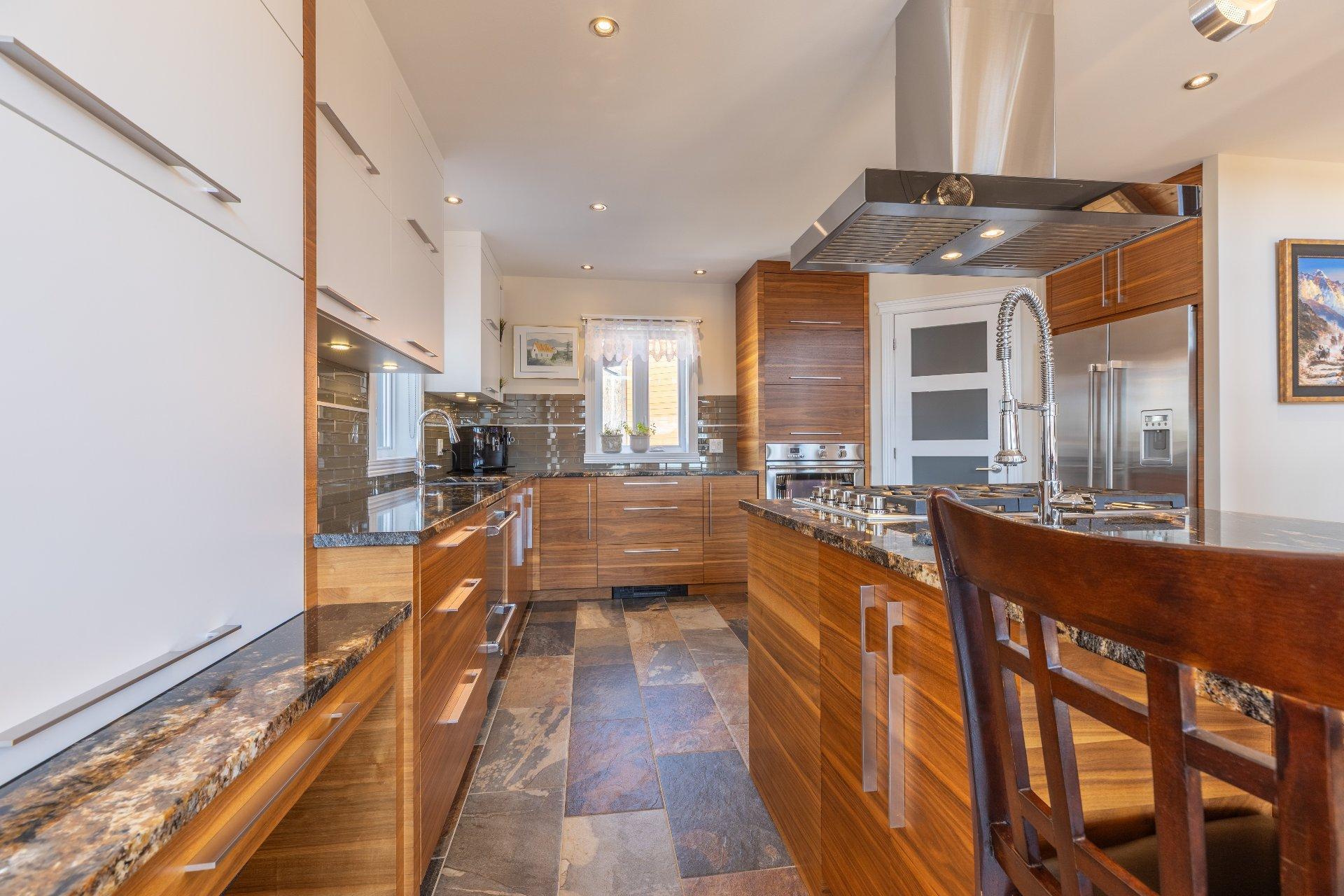 









521


Rue Vic

,
Saint-Michel-des-Saints,




QC
J0K3B0

