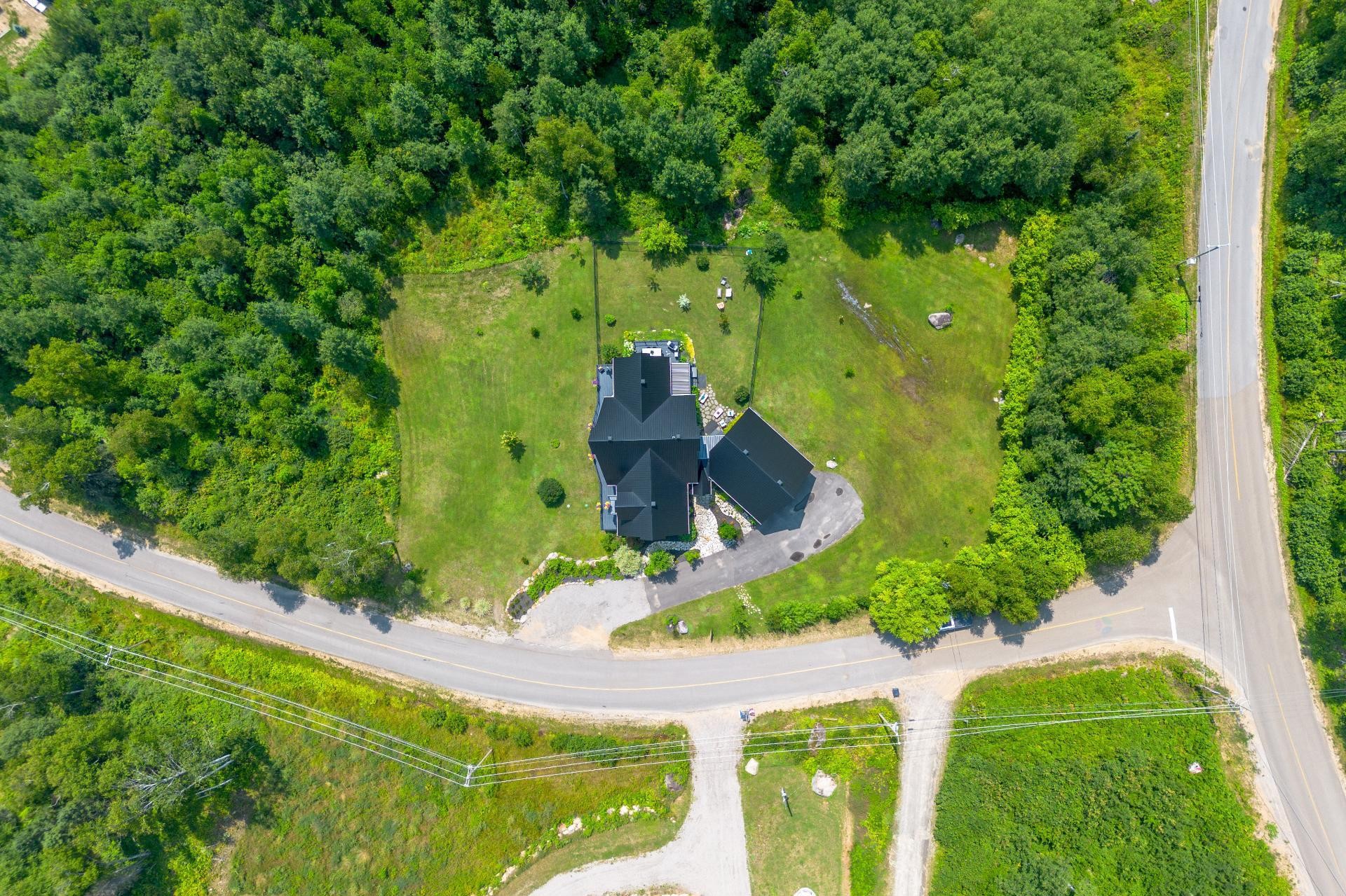 









521


Rue Vic

,
Saint-Michel-des-Saints,




QC
J0K3B0

