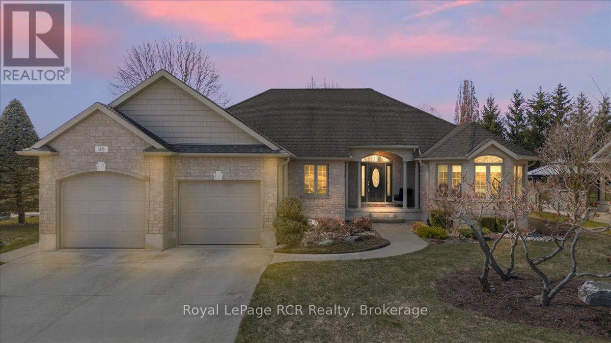 












98 11TH AVENUE

,
Hanover,




Ontario
N4N3V2

