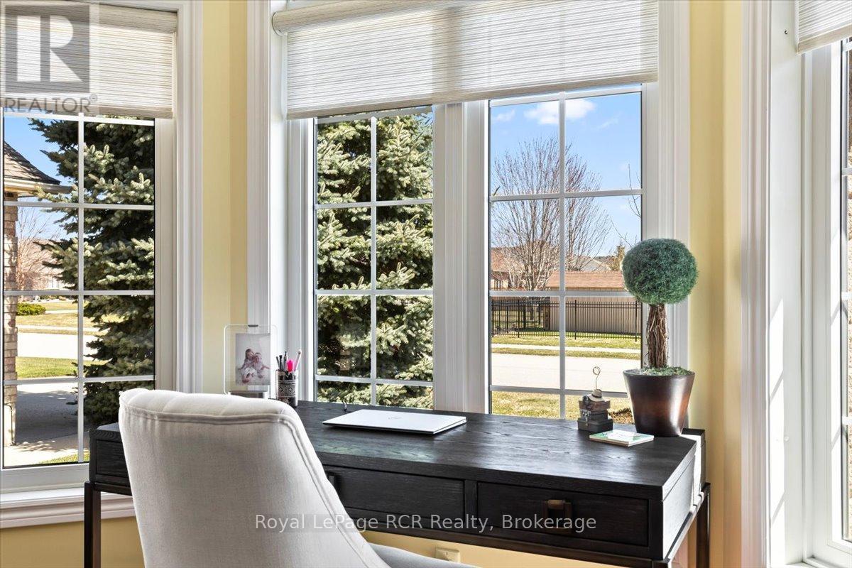 












98 11TH AVENUE

,
Hanover,




Ontario
N4N3V2


