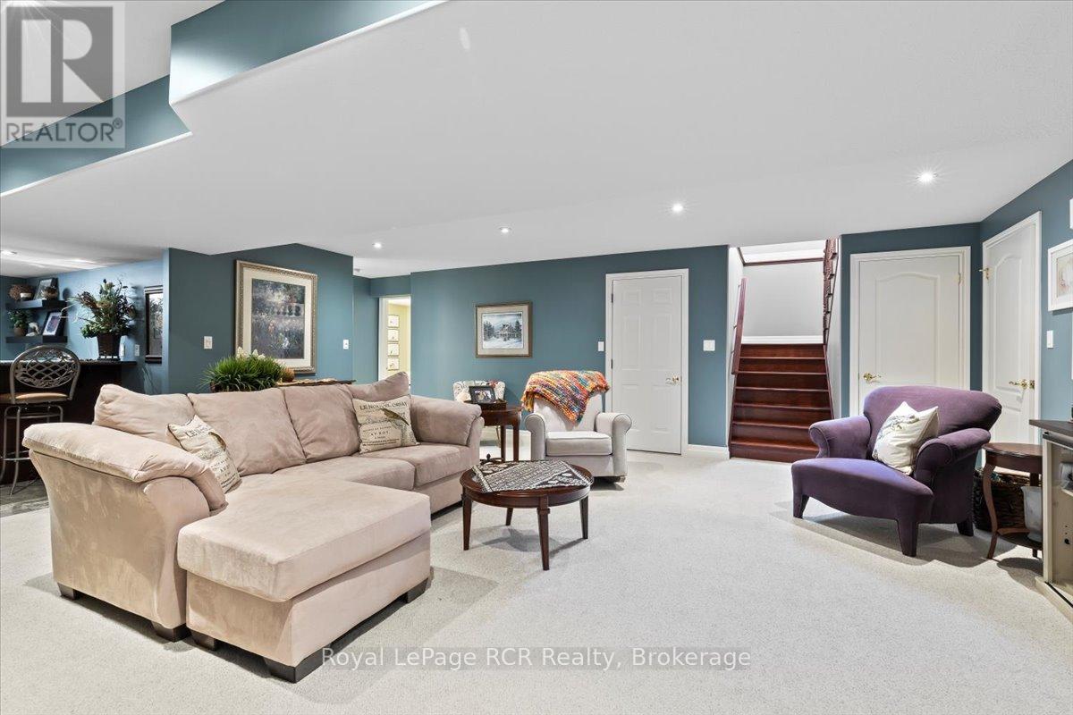 












98 11TH AVENUE

,
Hanover,




Ontario
N4N3V2

