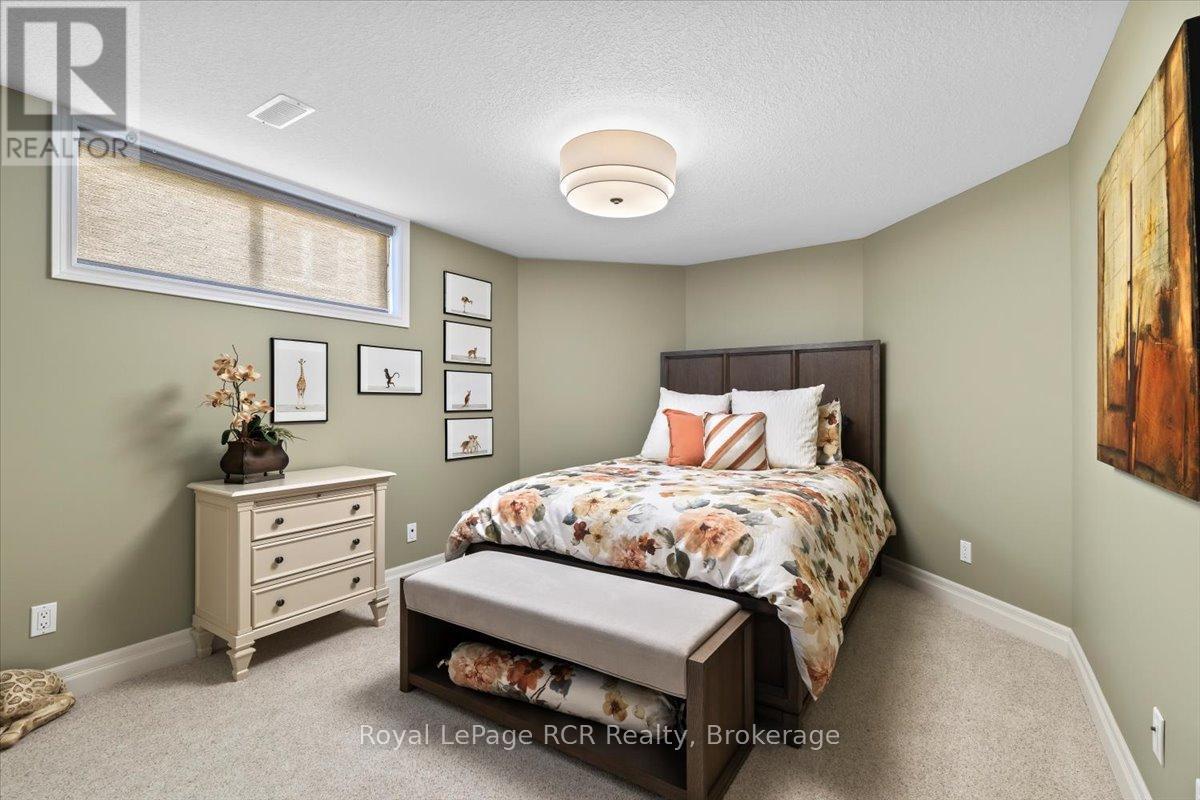 












98 11TH AVENUE

,
Hanover,




Ontario
N4N3V2

