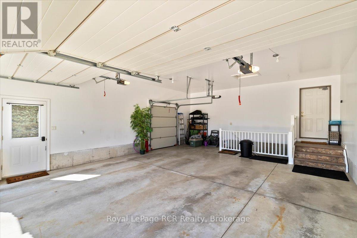 












98 11TH AVENUE

,
Hanover,




Ontario
N4N3V2

