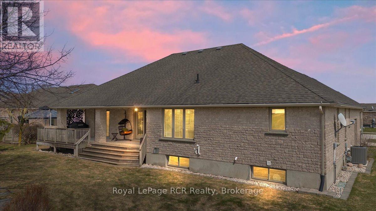 












98 11TH AVENUE

,
Hanover,




Ontario
N4N3V2

