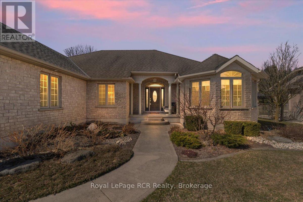 












98 11TH AVENUE

,
Hanover,




Ontario
N4N3V2

