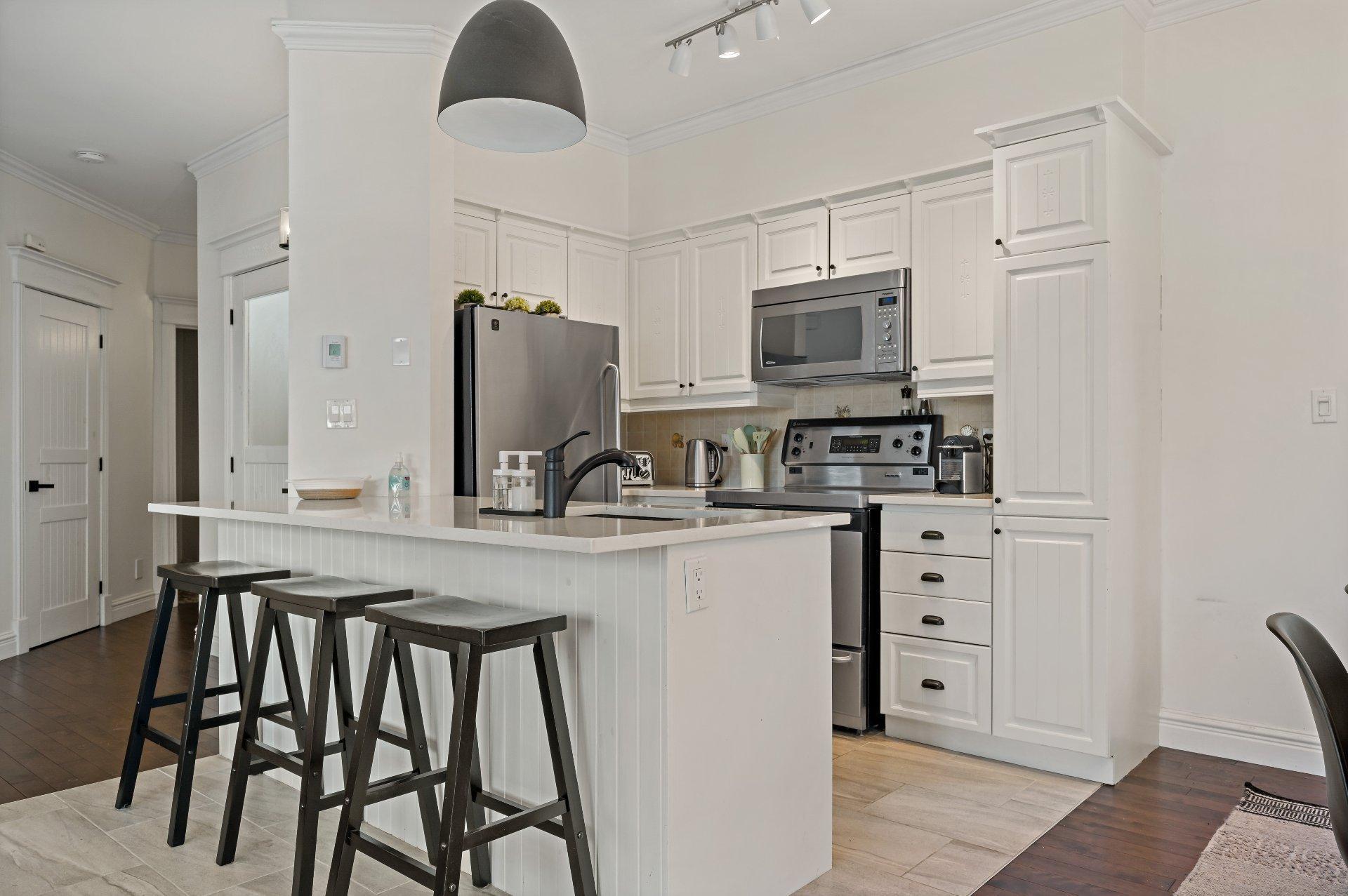 









230


Ch. de la Forêt

, 1,
Mont-Tremblant,




QC
J8E3K8

