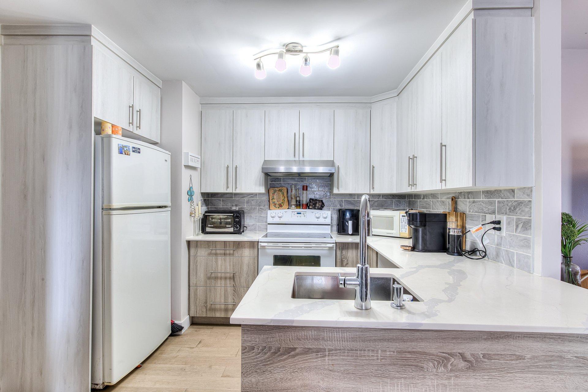 









7334A


Boul. Notre-Dame

,
Laval (Sainte-Dorothée),




QC
H7X4G7

